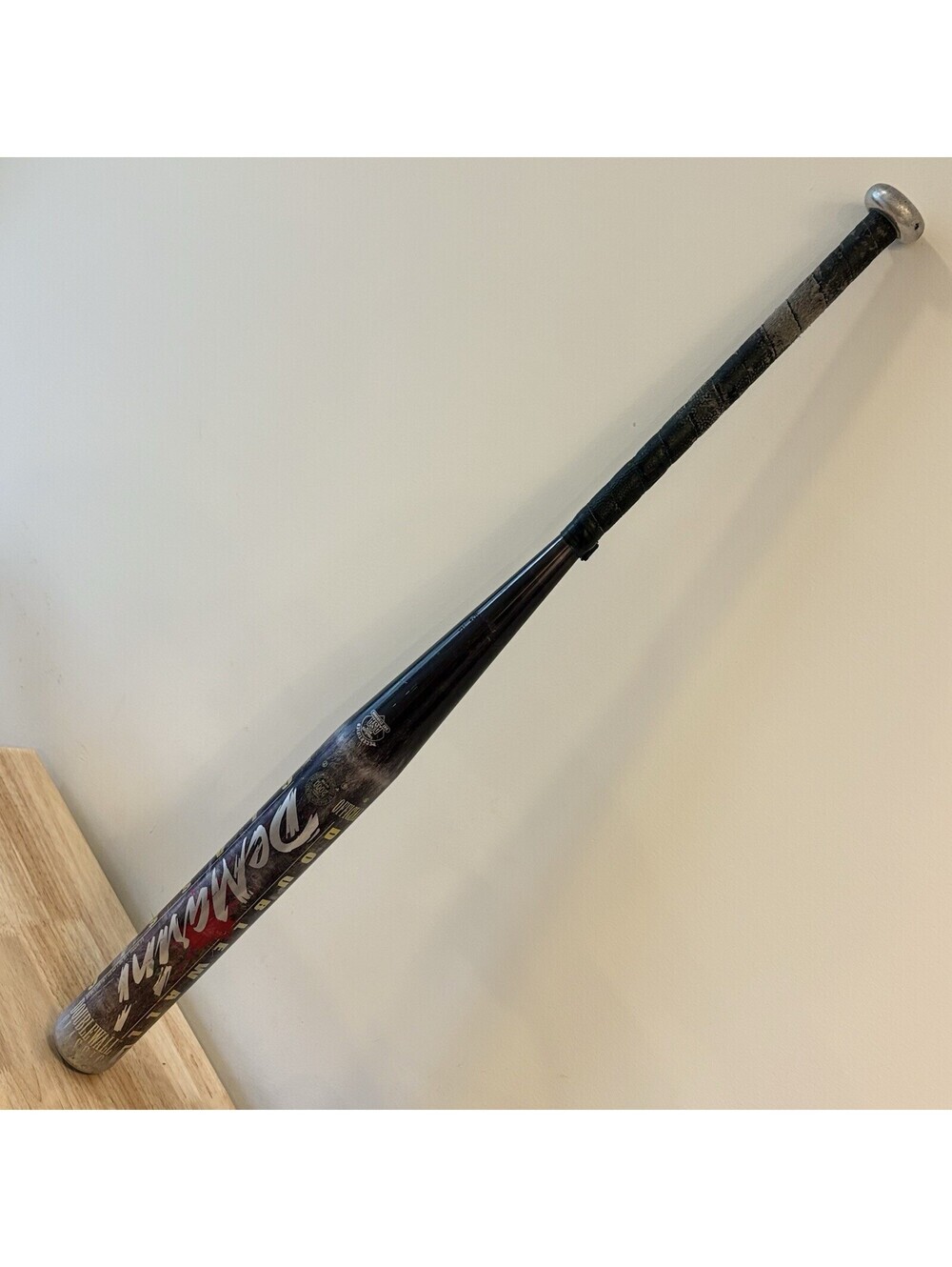 DeMarini Classic Double Wall Slowpitch Softball Bat – ASA 2000 – 34” 28 Oz